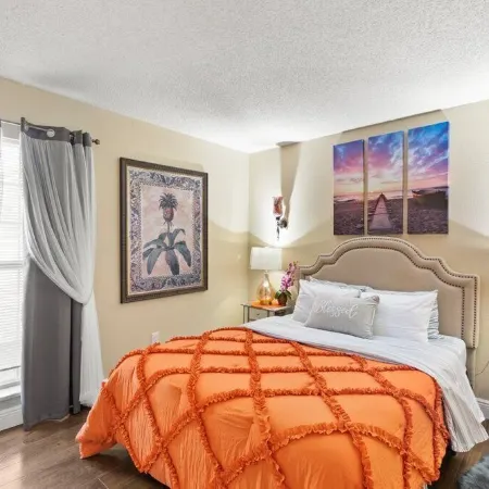 3BR Roman Oasis: Caesar's Place + Heated Pool