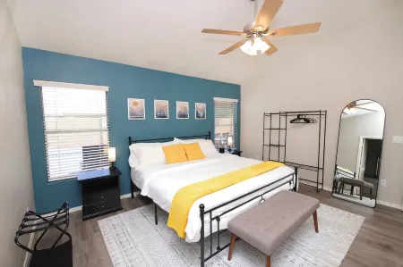 Heated Pool -4Br Near AZ AthleticGrounds with BBQ and Great Backyard