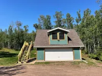 Private Home on 10 Acres of Wilderness. 15 min to Lutsen. Dog Friendly.