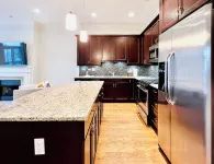 Beautiful Downtown 3BR with Free Parking