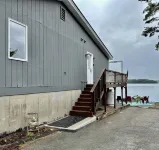 THE LOFT, Beautiful Deck Views, Steps from the Lake, Nights Around the Fire Pit 허드슨 호텔