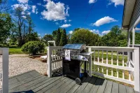 The Family Oasis just 6 miles from Holiday World Hotel a Spencer County