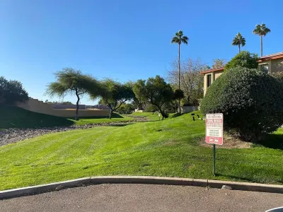 The Hiding Place 2.0 -- Condo next to Phoenix North Mountain Hotel a 
