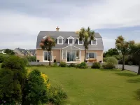 Klondyke House B&B Hotels near Charlie Chaplin Statue