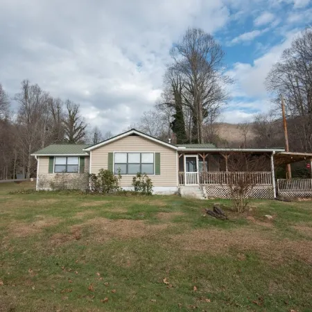 Stunning Views w/Firepit, 2/1 Cottage, Creek, Starlink, Ada + Pet Friendly