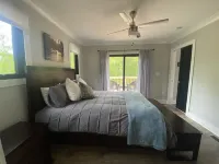 The River & Vine House on Mitchell River in Yadkin Valley-New Home- sleeps 8
