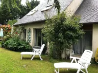 Peaceful house between sea and forest near Perros-Guirec
