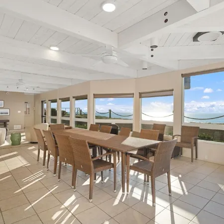High End Oceanfront Home, a 2 min walk to Beach, Shops, Dining & More in Solana