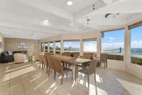 High End Oceanfront Home, a 2 min walk to Beach, Shops, Dining & More in Solana
