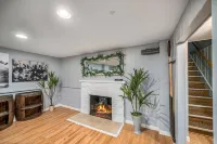 Beautiful Home only Steps to the Pro Football Hall of Fame, Sleeps up to 12!
