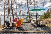 Relaxing Acadia Beachfront Cottage close to Acadia National Park & Bar Harbor.
