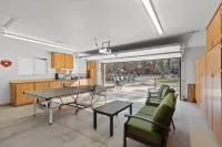 Bearfoot Cabin W/Hot Tub, Fire Pit, Game Room & Direct Access to the Forest