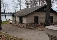 Relaxing Cottage Steps From the Lake