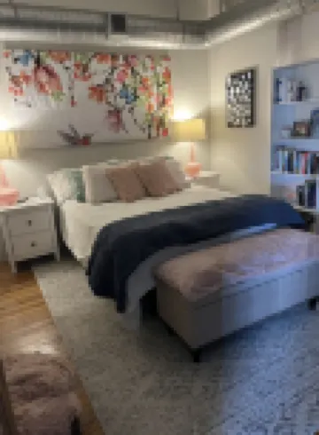 Downtown Adventure- Easy Access for Sports and Entertainment.