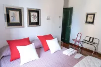 Large and bright penthouse in the heart of the city of Parma near the station