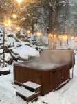Cozy Retreat with a Starlit Hot Tub, Fire Pit, Fireplace & Treehouse Near Rmnp.