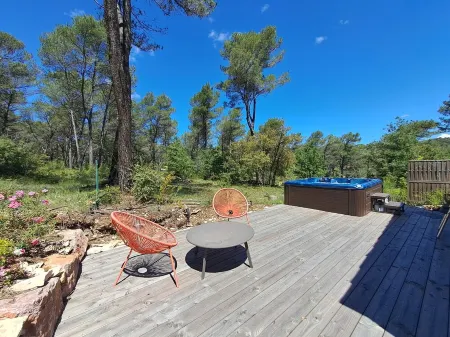 "La Pinède" - Aix-en-Provence lodge with jacuzzi