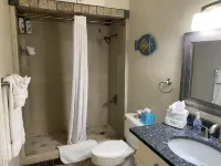 1-br 2balcony Galvestonian condo directly on beach! No highway! Close to Strand