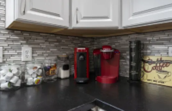 Quiet Downtown House: Private Yard w/Hot Tub; Great Location; Family Hideout