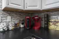 Quiet Downtown House: Private Yard w/Hot Tub; Great Location; Family Hideout