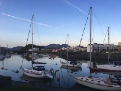 Harbour-Side Apartment In Porthmadog With Stunning Views