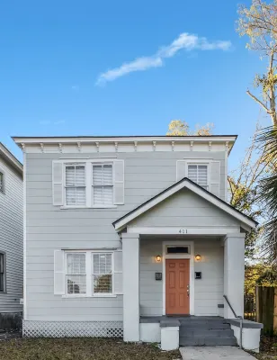 5 Min Drive to Downtown! Modern 3BR in Savannah!