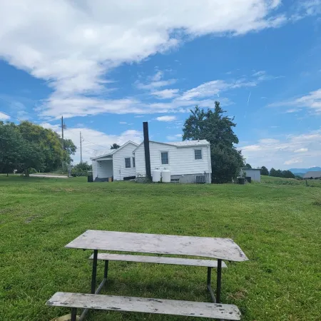 Thomas Cottage at Angel Acres