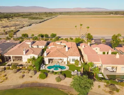 Extraordinary mountain views PGA West/Greg Norman Course 4 beds/4.5 bath #259284 라 퀸타 도서관 주변 호텔