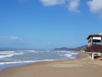 Beautiful stone house in Tuscany with terrace and balcony. Hotels in Gavorrano