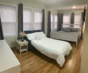 BRAND NEW 3bds/2bths in a small & friendly neighborhood.Mins away from Boston. Hotell i Dorchester