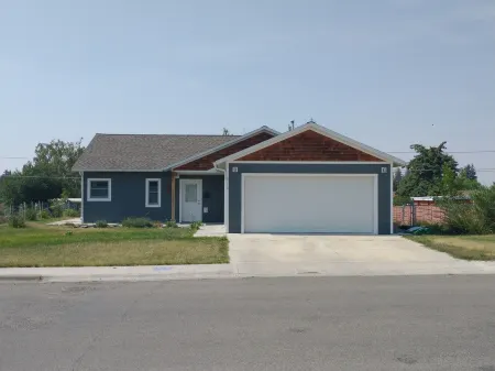 Highway 2 Modern Cottage