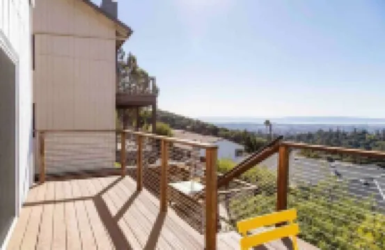 Main House + Guest Unit! 5 Bed / 3.5 Bath, Oakland Hills