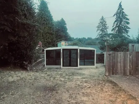 Tiny Oasis with all the amenities!