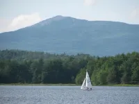 Vacationer's oasis on the waterfront of picturesque Pearly Pond.