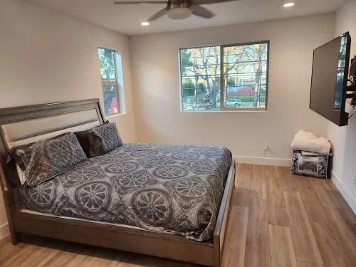 Madison's Place<br>Cozy & Comfortable Modern Home Hotels in Paramount