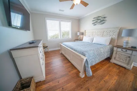 St George Island, Spacious, Pet Friendly, Private Pool, Elevator, Sleeps 12