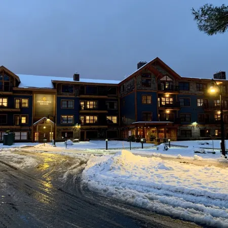 THE PENTHOUSE at Cranmore Mt. Resort, N. Conway, 4-season pool, near Story Land!