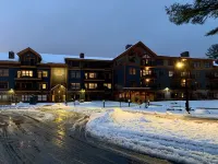 THE PENTHOUSE at Cranmore Mt. Resort, N. Conway, 4-season pool, near Story Land! - Boutique