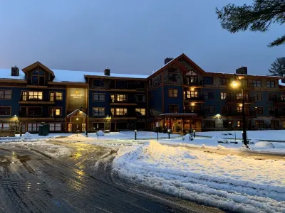 THE PENTHOUSE at Cranmore Mt. Resort, N. Conway, 4-season pool, near Story Land!