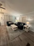 Coastal Cottage - 2BR Home with 2 Pools, pond, & 1000ft pier in Assateague Point