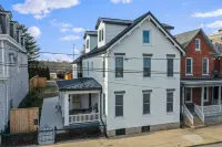 Central, Beautiful Apartment in Downtown Chambersburg