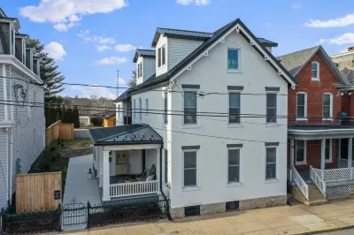Central, Beautiful Apartment in Downtown Chambersburg