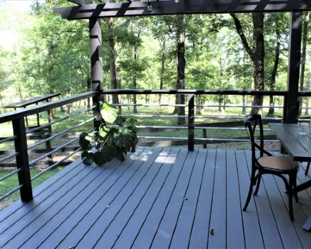 Escape to Your Cozy 2-Bedroom Cottage, Just a Hop Away from Rock City ウォーカーのホテル