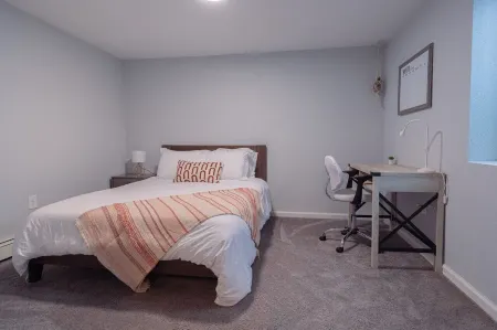 Arvada HideAway Отели рядом с достопримечательностью «Парк Хоскинсон»