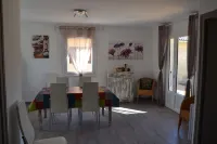 Gîte with Barbecue and Enclosed Terrace Close to Shops and Rivers