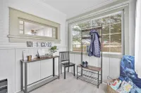 Minutes to Redwoods and Short Walk to Ocean - 4/Bdr. Home - The Modern Vintage