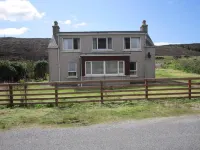 Family Friendly Cottage Near Sandy Beaches