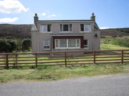 Family Friendly Cottage Near Sandy Beaches