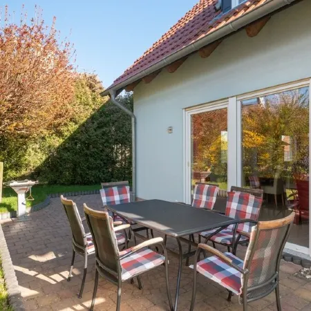 300 m to the white sand beach, 150 m² living space, WLAN, great value for money