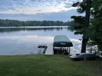 Modern Lake House with Stunning Views فنادق في Taylor County